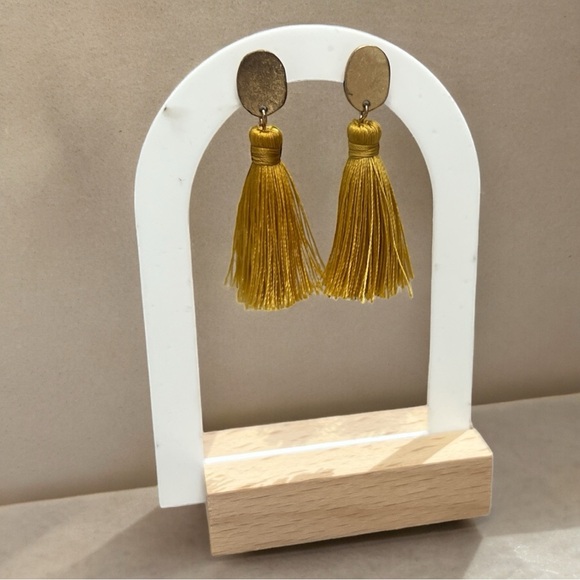 francesca’s mustard colored fringe dangle earrings, one size - Picture 1 of 2